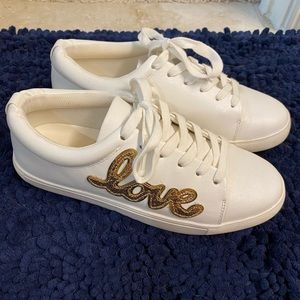 BNWT Sz8 LOVE white sneakers